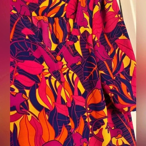 Rose and Olive blouse size L - Picture 2 of 4